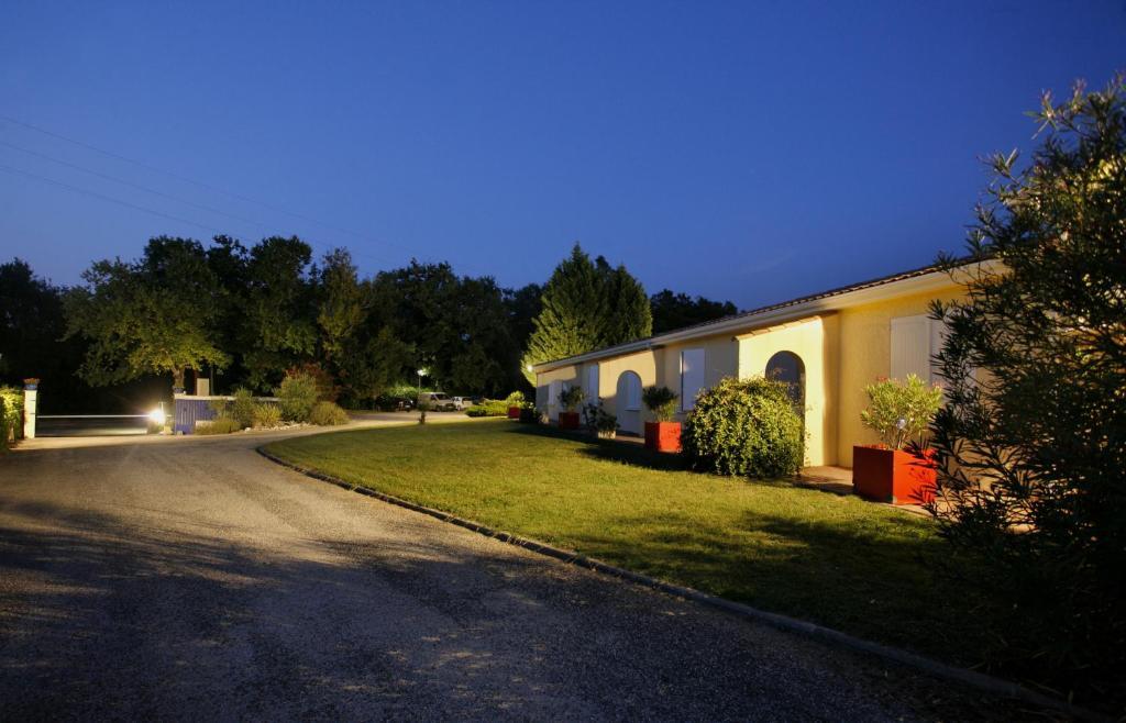 Logis Hotel Corintel Bordeaux Est Tresses Eksteriør billede